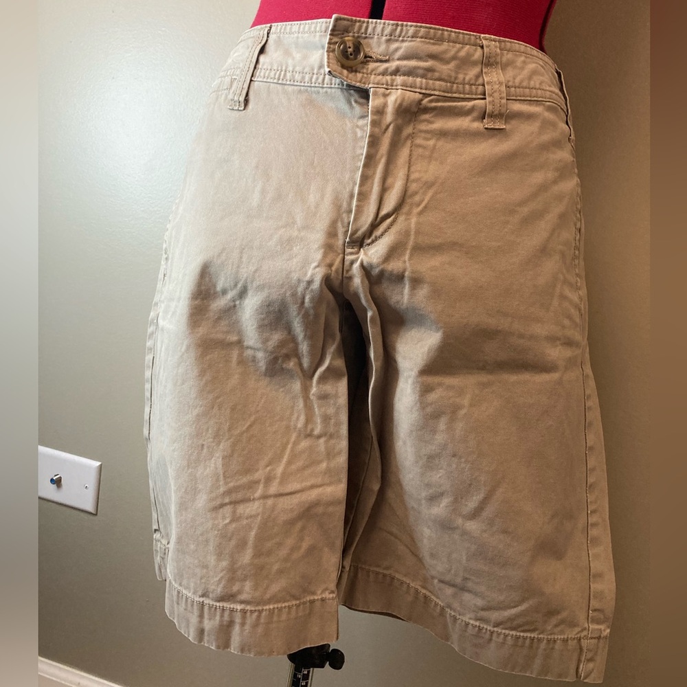 GAP Bermuda Favorite Khaki Shorts Size 4